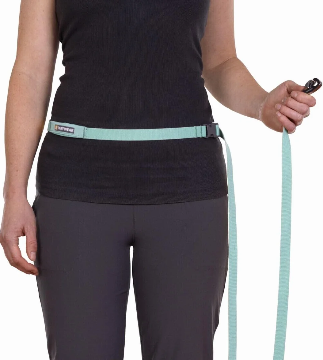 RUFFWEAR Correa para Perro Flagline, Correa Fuerte, Ligera y rápida, 2 en 1 de Mano o Cintura para Correr, Ajustable, Bolsillo de Almacenamiento y Clip de Bloqueo Seguro, Verde Salvia, Talla Única