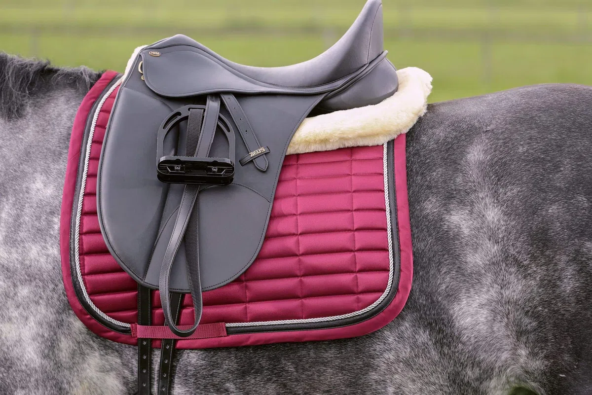 Hkm Hkm 4057052391576 -Clara-2100 - Mantilla para Caballo, Color marrón Oscuro