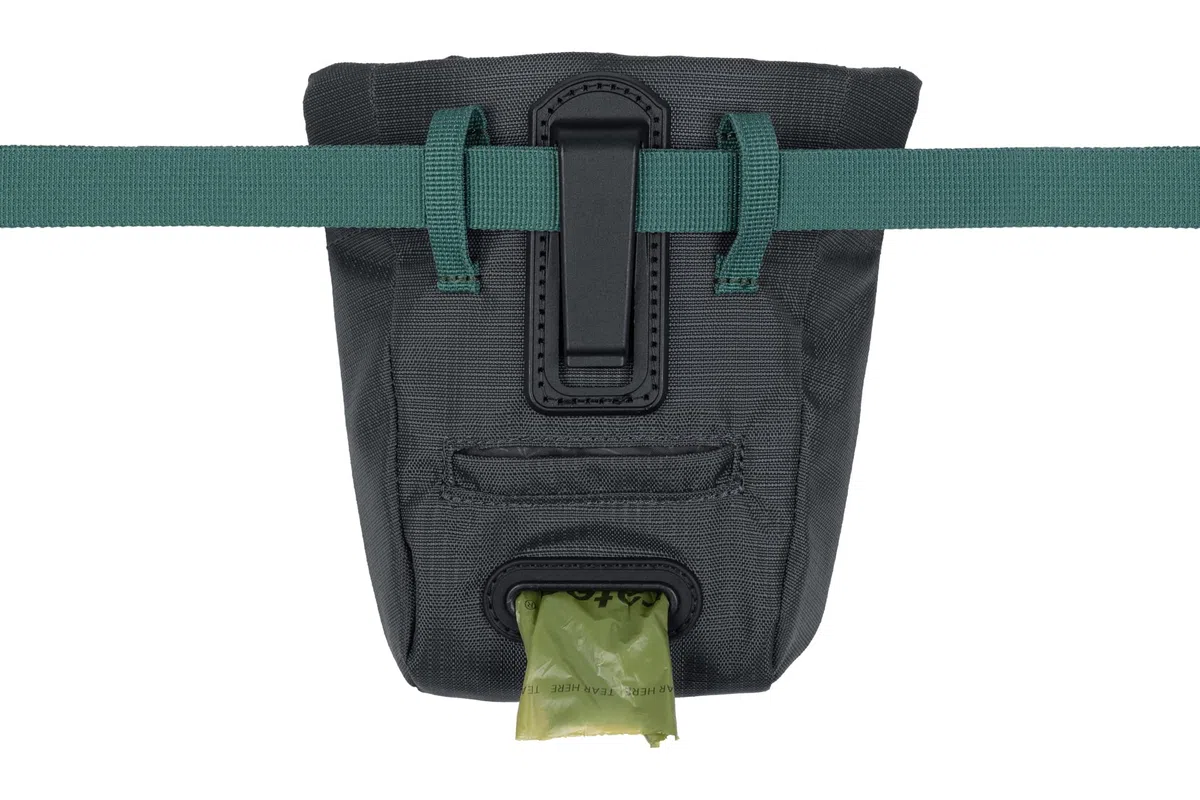 RUFFWEAR Bolsa de Paseo para Perro, dispensador de Rollo de Bolsas de Caca de Perro, Colsa de Tela para excrementos de Perro con Cremallera, pequeña y Ligera, Impermeable, Basalt Gray, Large