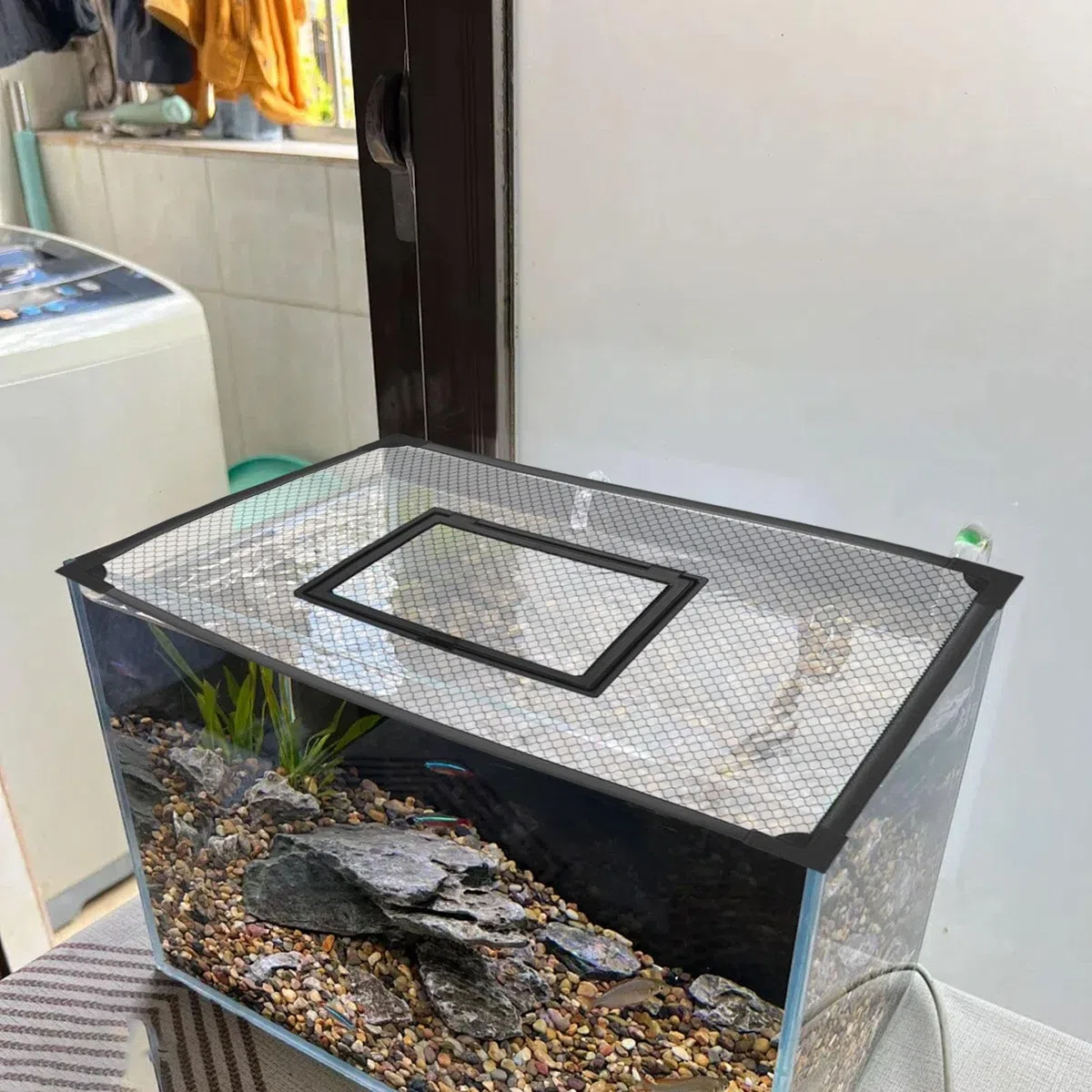 Red Antisaltos para Acuario, Protectora Y Resistente a Desgarros, con Ventana de Alimentación, Orificios de 5 Mm, Malla Fina, Tapa para Acuario DIY