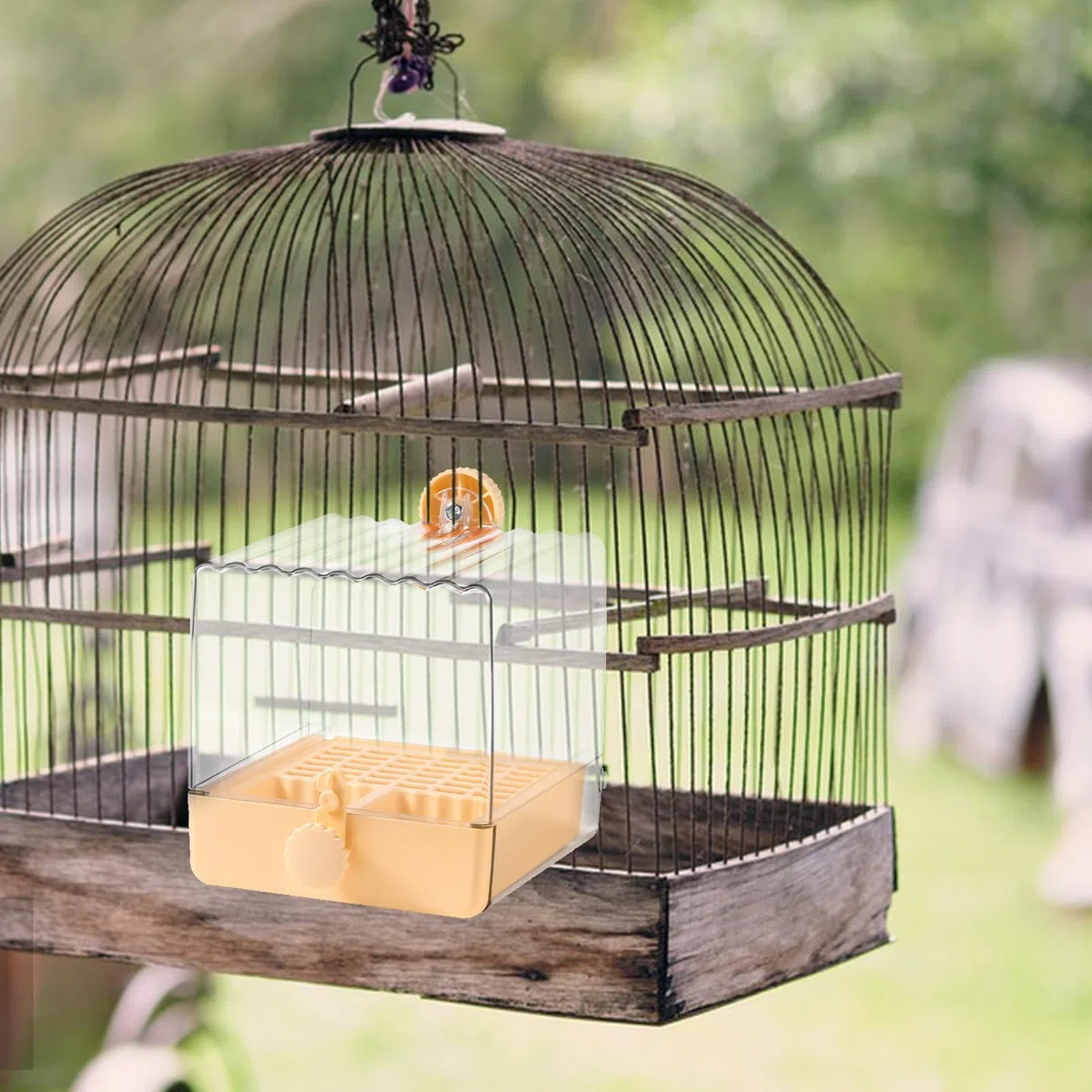 NUOBESTY Baño de Instalar Colgante Jaula Cuenco Profundo para en Pájaros Amarillo Comedero de y Plástico Diseño Que Salpicaduras, Fácil para Periquitos y Loros Pequeños