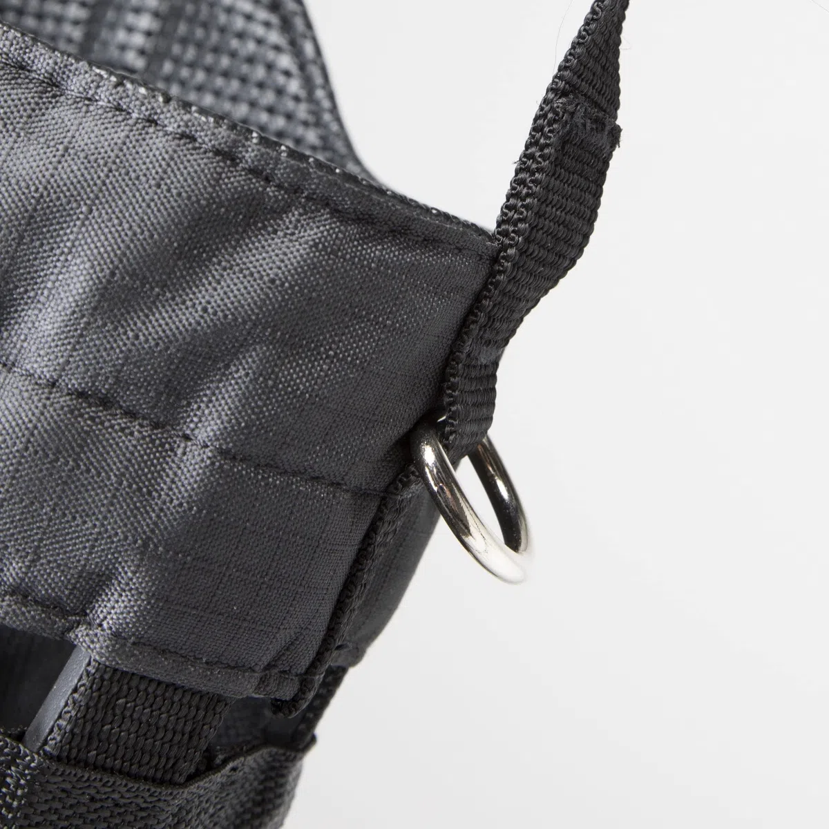 Shires - Bozal de Nailon para Hierba, Color Negro
