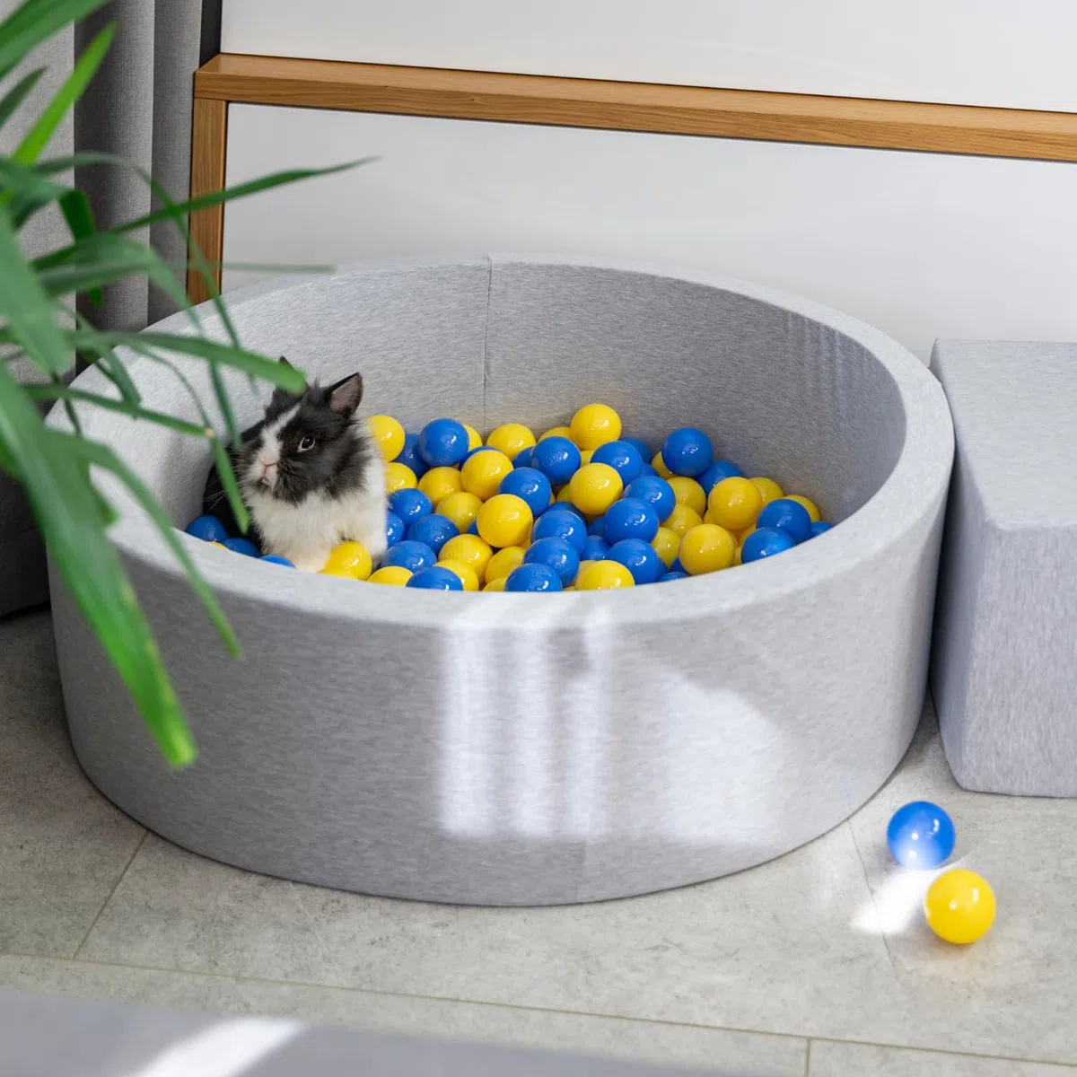 Piscina para Perros De Bolas, Suave Espuma Piscine para Gatos Piscina De Bolas Redonda Mascotas, 70X30cm/150 Bolas, Gris Claro: Blanco/Gris/Rosa Claro
