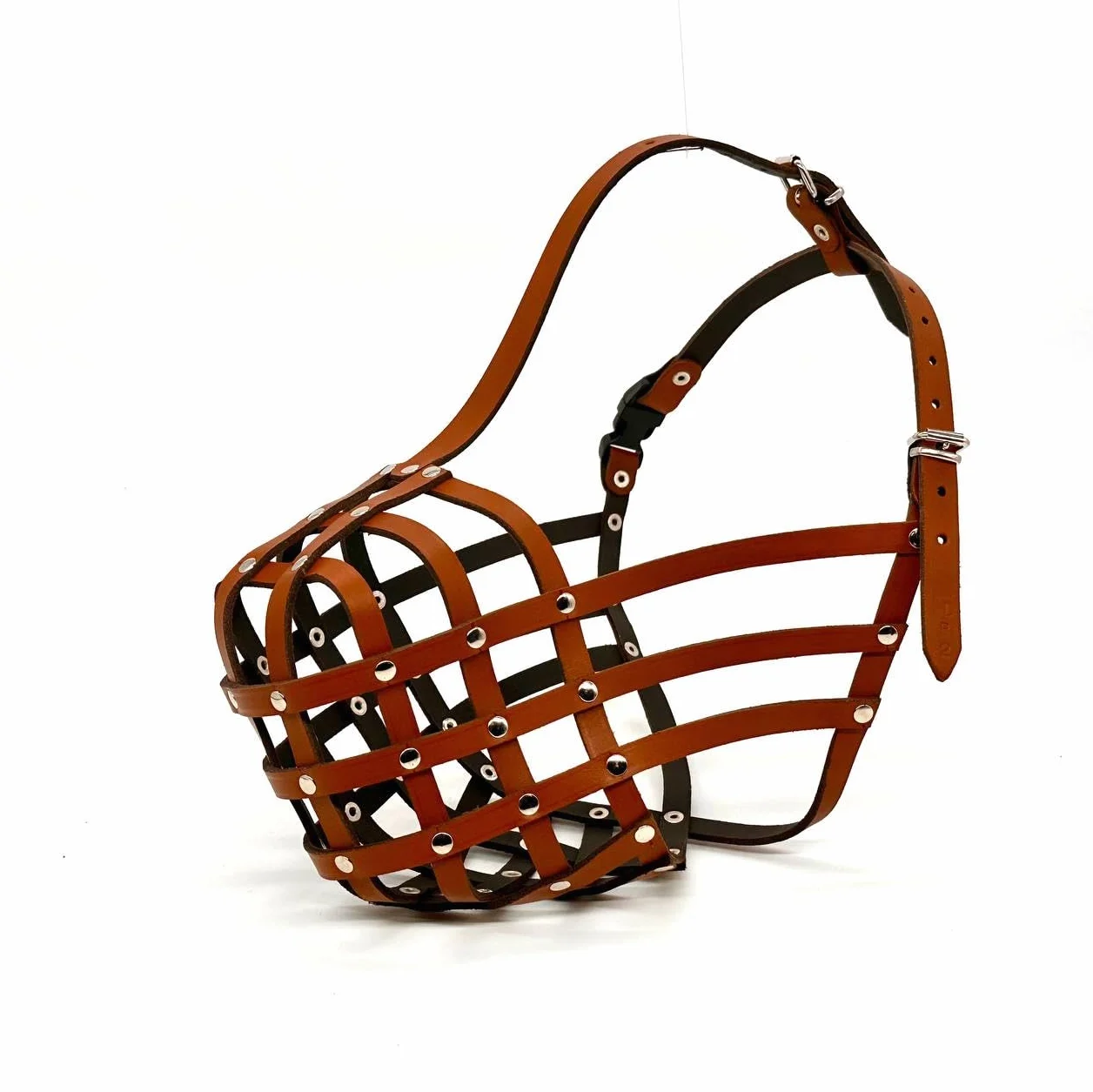 L&J Pets Uk Bozal de piel auténtica para perros grandes, Dogo de Burdeos, Bullmastiff, Rottweiler, Mastín, Pastor Alemán, Bozal de cesta para entrenamiento, caminata y seguridad (marrón, DB3)