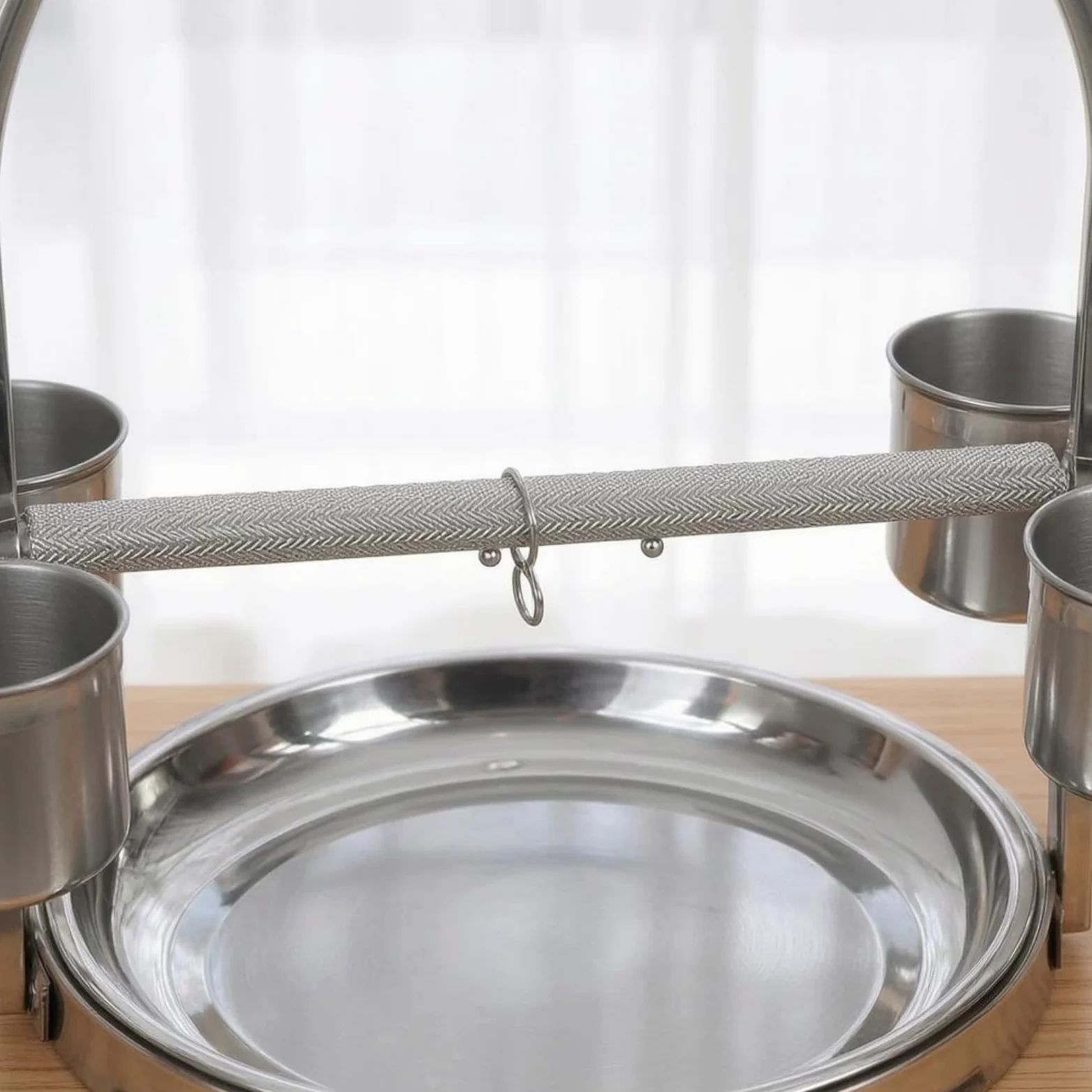 Soporte para Aves Cuatro Recipientes Barra Horizontal Soporte para Aves Acero Inoxidable Acabado Pulido, Mediano