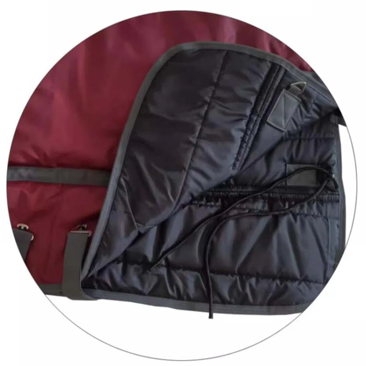 KESOTO Manta para Caballo Impermeable Transpirable Resistente Al Viento Confeccionada en Tela Oxford con Relleno de Poliéster Adecuada para Protección contra