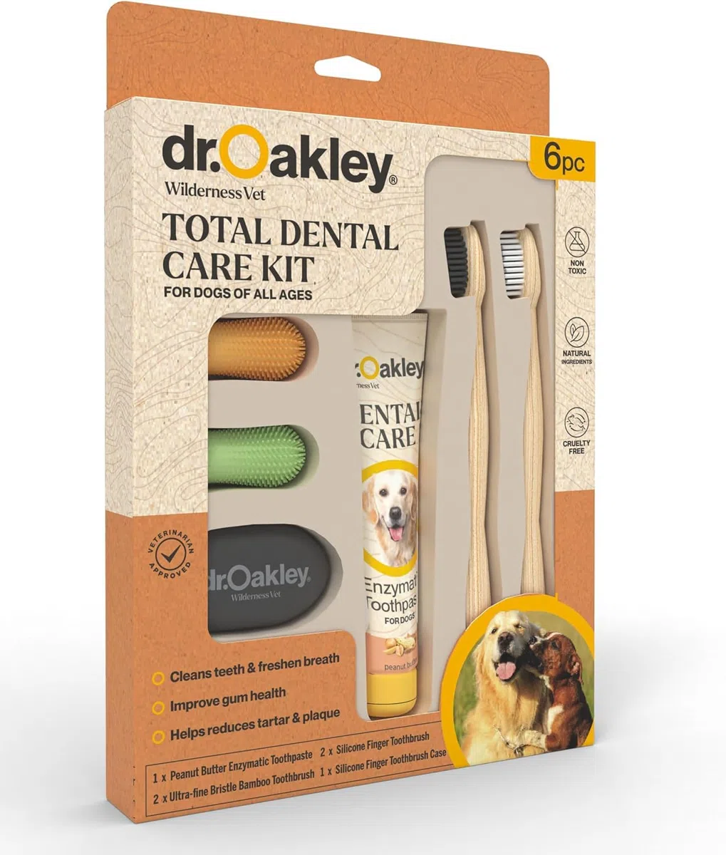 Dr. Oakley Total Dental Care Kit para perros: Sabor a mantequilla de maní, pasta de dientes, cepillos y estuche, natural