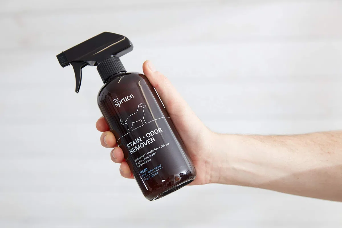 The Spruce Removedor de manchas y olores para mascotas, limpiador a base de enzimas derivado de plantas para orina de perros y gatos, heces, vómito, etc. Seguro y eficaz en azulejos, madera dura,