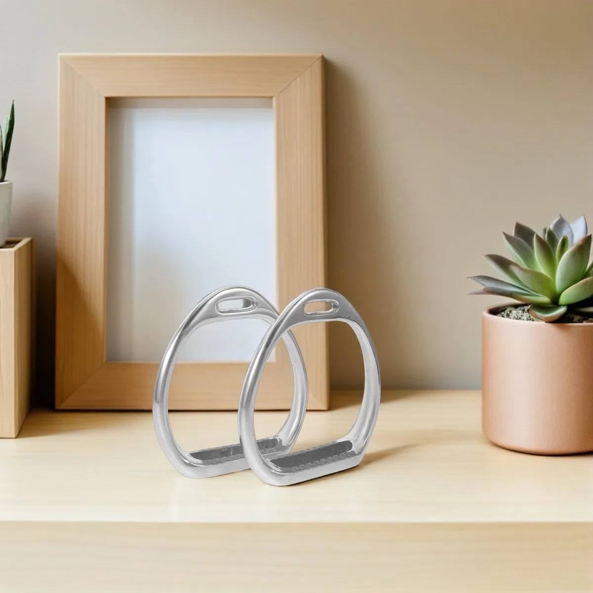 TOYANDONA Estribos de Seguridad para Montar a Caballo 1 Par de Acero Inoxidable Plateado Estribos Ingleses Equipamiento Ecuestre para Adultos y Jóvenes Diseño Antideslizante para Equitación