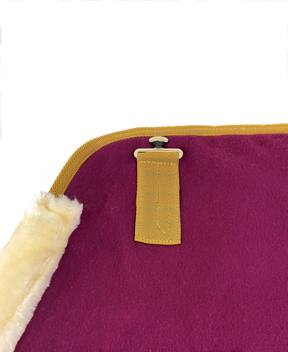 Horses, Manta Polar para Caballos Fluffie con Inserción de Borreguito Sintético en el Cuello, Ideal como Manta de Secado o para Paseos (128 cm, Burdeos)