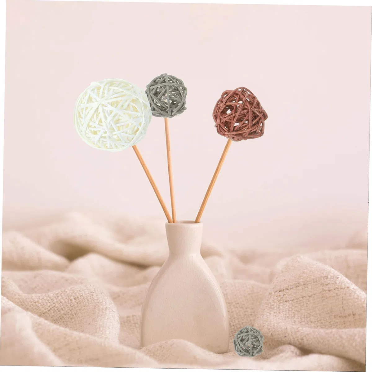 Cabilock 144 Piezas Decoración de Bolas de Mimbre Takraw batería de Luces de Hadas Bolas de Musgo árbol Juguetes para Mascotas Colgante de Bolas de ratán Manualidades Creativas Rota