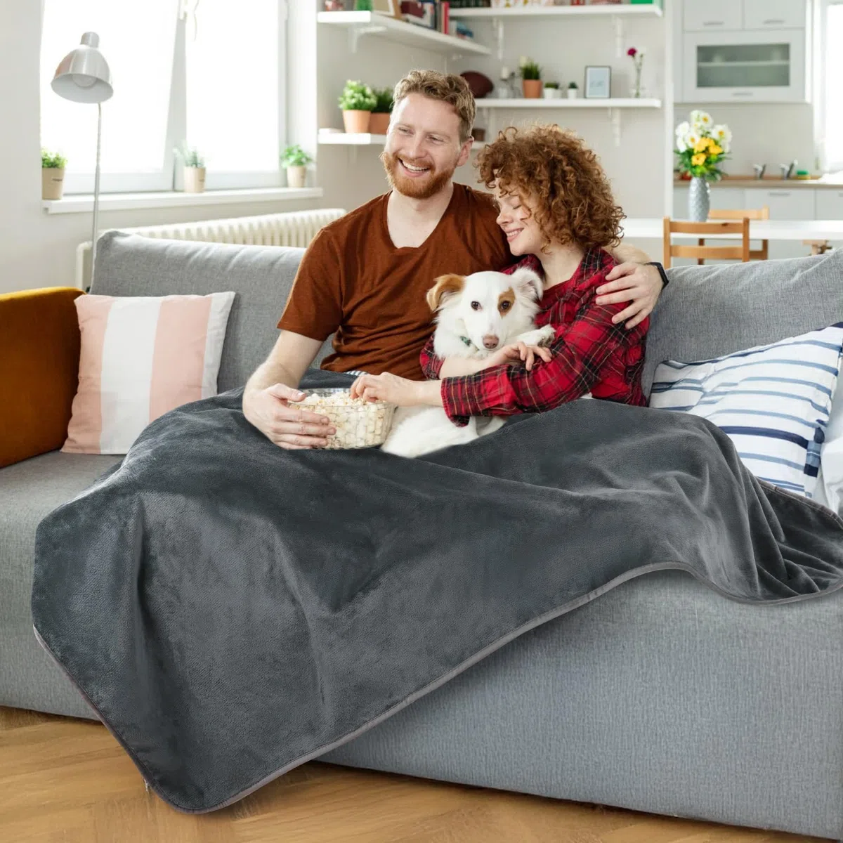PICK FOR LIFE Manta impermeable para el amor, manta reversible de franela para perros, manta de viaje para cama, sofá y asiento de coche (gris, 152 x 203 cm)