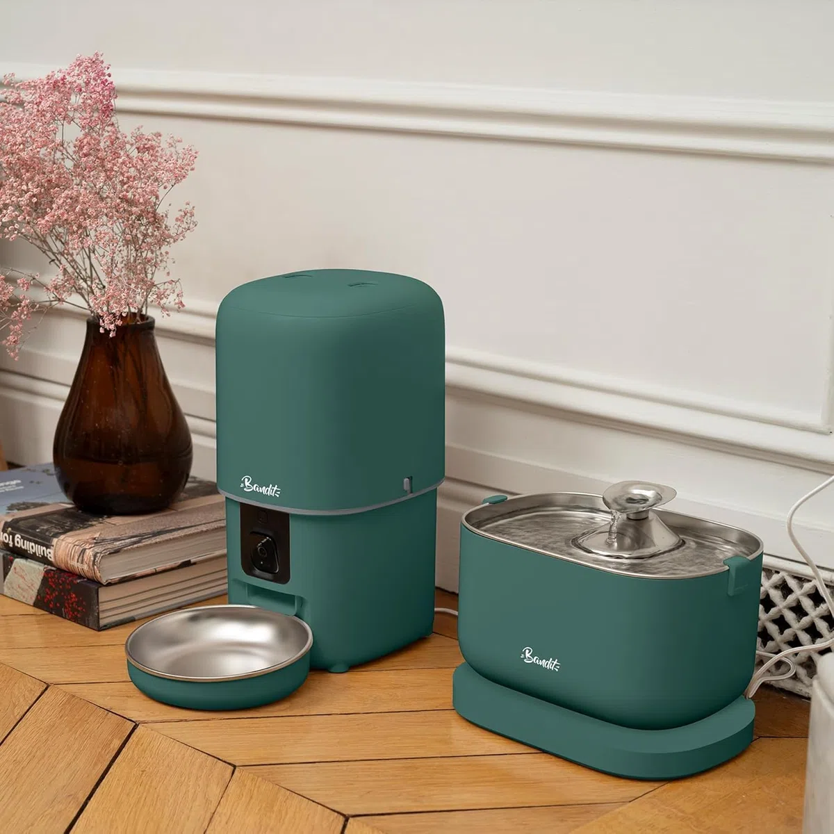 Bandit - Fuente de agua con cable para gatos 2,5L - Filtración de 4 etapas - Ultra silenciosa inferior a 30dB - Acero inoxidable - Bandeja y boquilla compatibles con lavavajillas - Verde